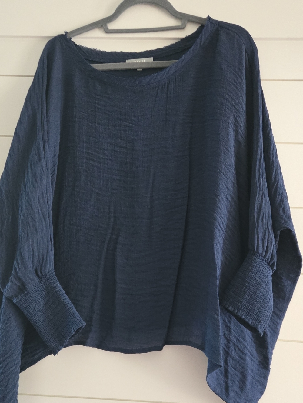 Fun2Fun Crinkled Navy Blue Scoop Neck Top w/Smocked 3/4 Sleeves, NWOT